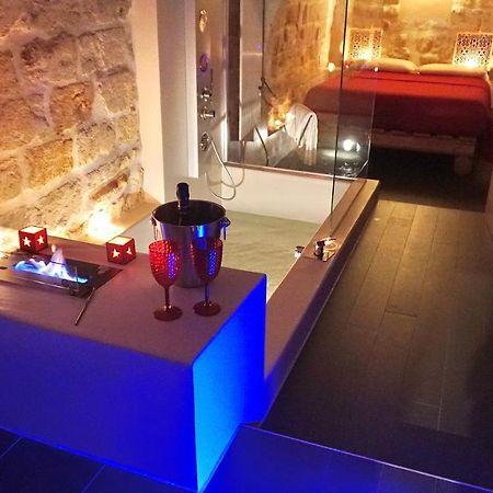 My Monopoli -Casa Dei Fiori Suite "Tulipano Nero" Centro Storico Dış mekan fotoğraf